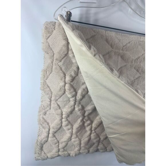 Chenille Cream Diamond Pattern Decor Pillow Cases 20x20" Set of 2 - Picture 3 of 7